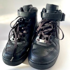 Nike sneakers size 8